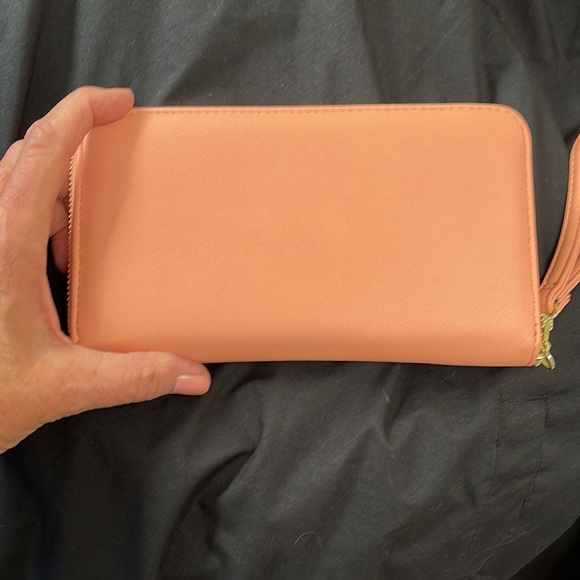 Steve Madden wristlet. - Picture 2 of 4